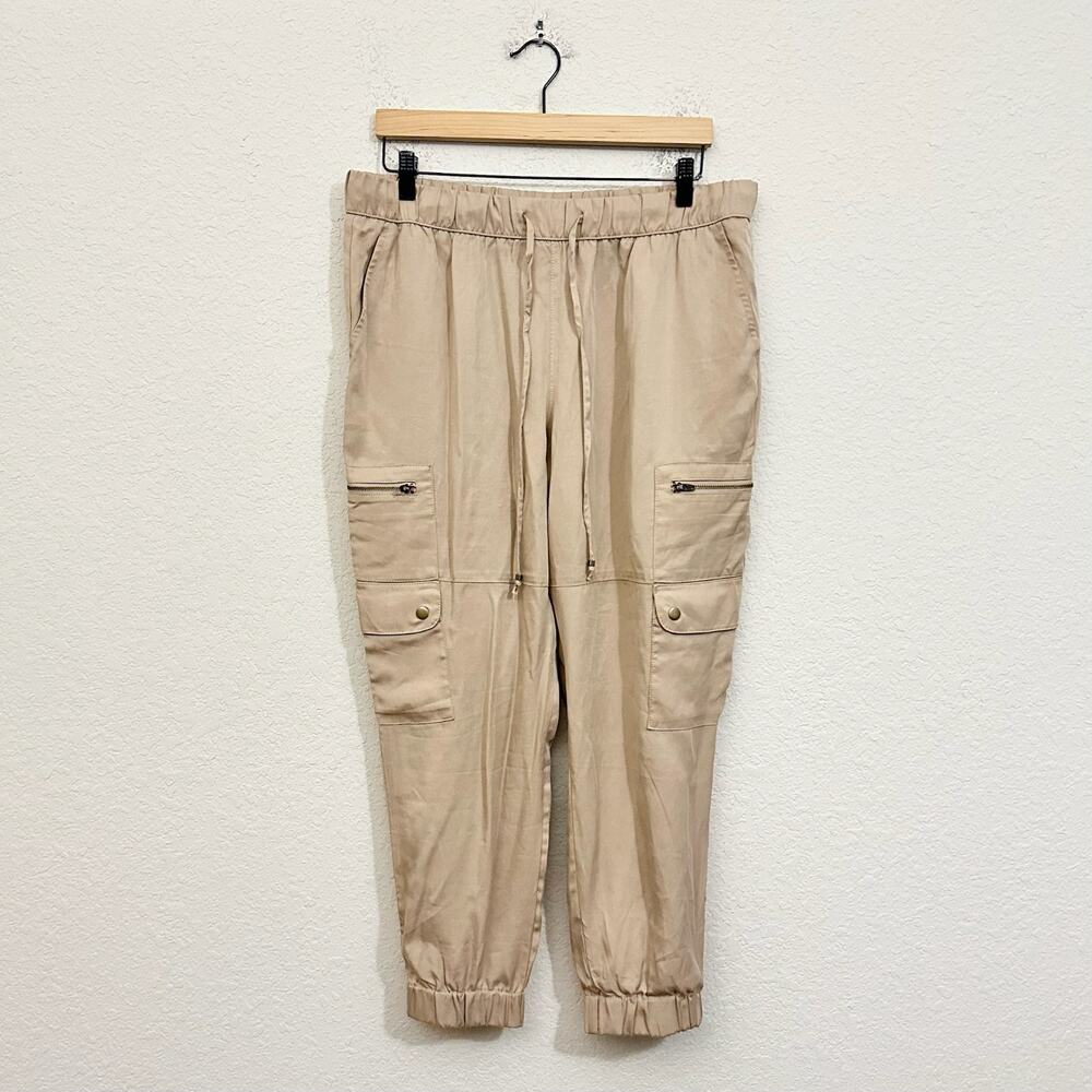 BANANA REPUBLIC Soft Cargo Pants Champagne Toast Jogger NWOT